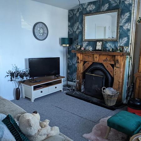Cosy Cottage With Sea & Mountain Views Carnlough Kültér fotó